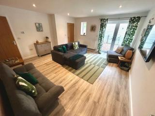 5 - Hedgehog Den, Large dog friendly garden with hottub - Norwich - 6