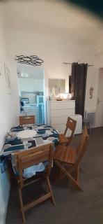 Superbe Studio accès direct à la plage de Renecros Tout à pied linge de lit, serviettes de bain et ménage de fin de séjour inclus - Bandol - 8