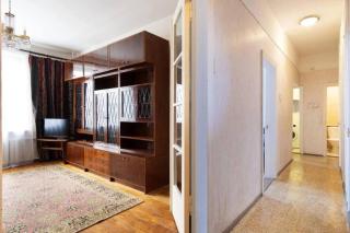 City Center Huge 3-Bedroom Apartment - 4
