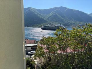 Modern Seaside Apartment with Balcony Tale Apartment - Kotor - 4