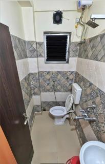 Homestay In South Kolkata, Budget friendly Large 2 Bhk Service Apartments In Kasba connecting Ruby, Gariahat, Acropolis, Golpark, Kalighat,South Kolkata - Calcutta - 6