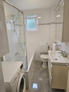 Beautifully renovated apartment with all the comforts - Augsburg - 1