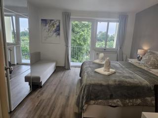 Beautifully renovated apartment with all the comforts - Augsburg - 5