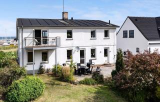 6 Bedroom Amazing Home In Glesborg - Glesborg - 1