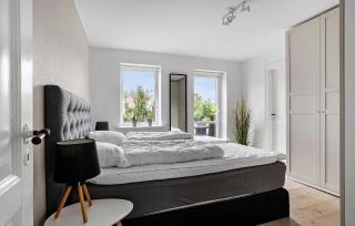 6 Bedroom Amazing Home In Glesborg - 3