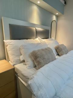 Stad en Thuis - Mckinley Hill, Taguig - Manila - 9