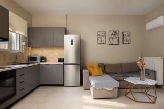 3 Bed Villa - Sleeps 6 - Pool - Terrace - Parking - 5