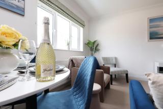 Coastal Retreat 100 yards from North Beach Tenby - Tenby - 1