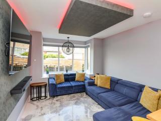 12 Hunley Avenue - 6