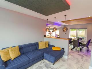 12 Hunley Avenue - 5