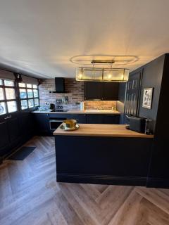 Charming Cottage in heart of town - Christchurch - 8