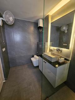 Luxury 4BHK in Greater Noida - 5 Min to India Expo - Greater Noida - 2