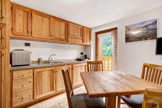 Aux Pieds du Malatra' 2 - 7