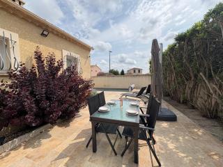 "La villa Mariam" Jacuzzi Piscine Jardin Pétanque - Fourques - 8