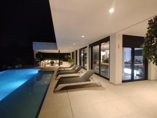 Luxury Villa with Breathtaking Views in Marbella By Lodgerstrip - Marbella - 5