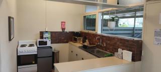 The Grove Getaway 2 min walk to train and shops - Sturt - 9
