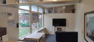 The Grove Getaway 2 min walk to train and shops - 7