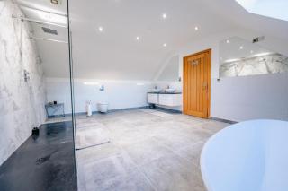 Highview House, Llandevaud - - 1