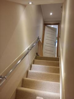 The Holbein Three bedroom home near tilgate park private parking and garden - Crawley - 9