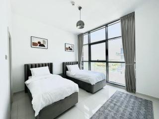 Bright & Airy 2BR Full Park View - 5