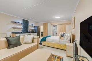 Chic Open Living Luxury Studio - Vosburg - 8