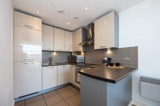 Stunning Skyline Liverpool Apartment with Parking - Liverpool - 8