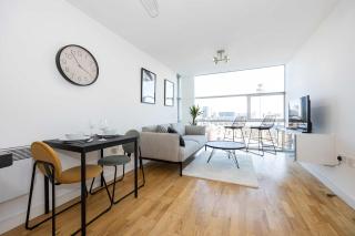 Stunning Skyline Liverpool Apartment with Parking - Liverpool - 3