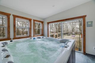 Lakeview Escape with Hot Tub, lake, & Ski - 7
