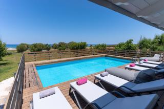 Beachfront Boutique Suites Alkioni - 5