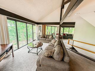 Treehouse Treetop Vllage57-3bed3bapools-8pp - Four Seasons - 0