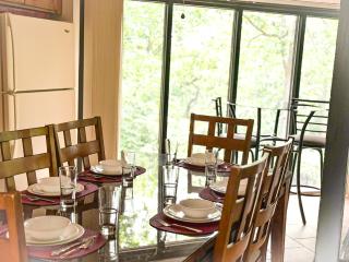 Treehouse Treetop Village58-3Bed3BAPools-8PP - 4