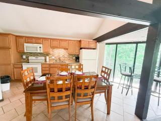 Treehouse Treetop Village58-3bed3bapools-8pp - 6