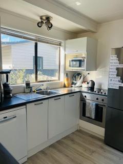 Private room in sunny Bayfair - Mount Maunganui - 6