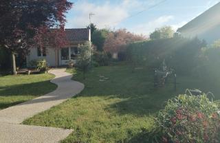 Maison avec grand jardin arboré - Ferrières - 9
