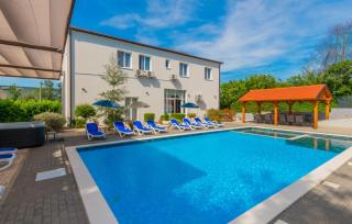 Villa Elena - Makarska by Villas Guide - Kamenmost - 0