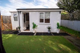 1 Bed-Sleeps 4-Private Garden-Free Parking - Saint Albans - 0