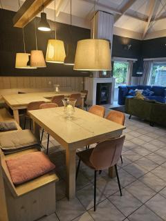 Villa 't Boshuys - a private and green location for families or friends up to 16 guests - Den Ham - 4