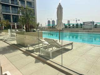 Cozy Apartment Gym Pool High 17th Floor JVC Gateway to Dubai - 8