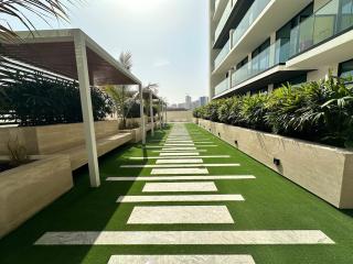 Cozy Apartment Gym Pool High 17th Floor JVC Gateway to Dubai - 2