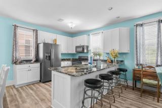 Pet Friendly Beach House - Sandy Toes by Panhandle Getaways - 1