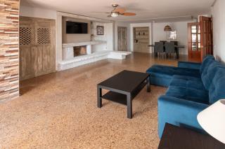 Stunning Mlaga Apartment with Ocean Views - 8