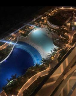 Spacious Deluxe Studio w Large Balcony at Azure - Lagundi - 8