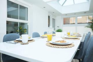 Milestone House By N And N Stays, Contractor Friendly, 6 Bed house, Sleeps 10, Private Parking, WIFI - Cardiff - 5