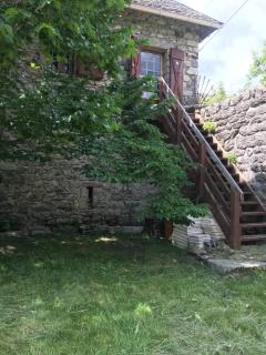Maison avec balcon à Borne, 70 m², 5 personnes avec jardin - Mayres - 0