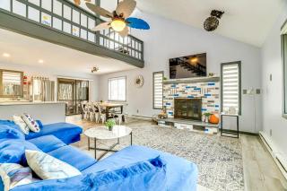 Vacation Home w Game Room Sauna Hot Tub Private Pool - East Stroudsburg - 5