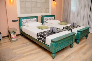 Still Waters Artistry - Negombo - 9