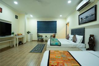 Tripli Hotels White Manor - 7