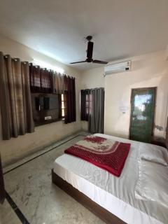 Shree Ji Home Stay Peaceful & Comfortable Rooms in Dehradun - Dehradun - 1