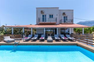 Beachfront Alkioni ground floor apartment with swimming pool - Dhrámia - 4