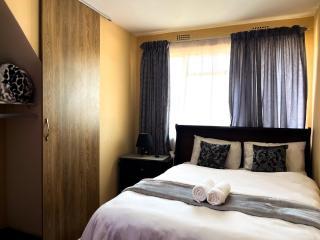 Rest Inn C Guesthouse - 10min from OR Tambo Airport - 3